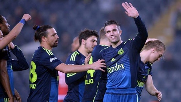 Robin van Persie'den taraftara teşekkür!