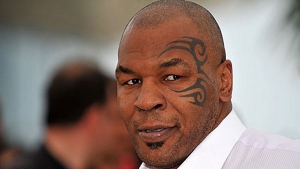 Tyson yerle bir oldu