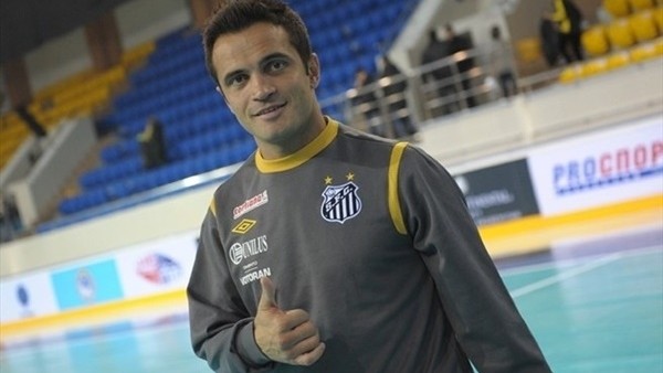 Falcao kaleciyi dumur etti