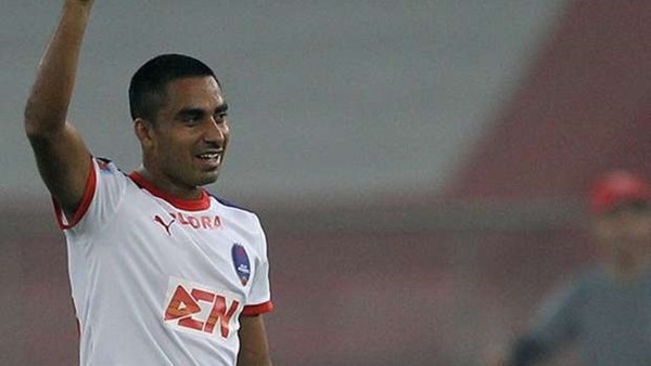 35 metreden kaleye füze yolladı