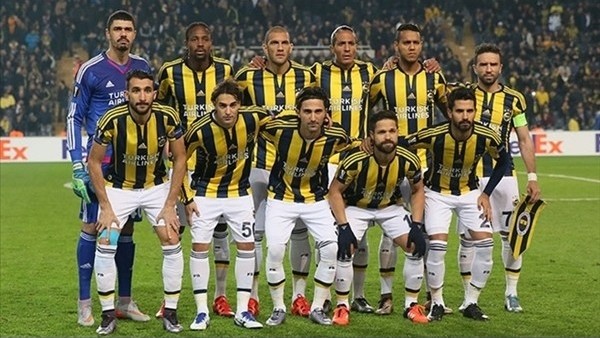 Fenerbahçe kimlerle sözleşme yenileyecek?