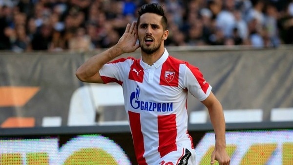 Dar alanda 5 kişiyi çalımladı, golünü attı!