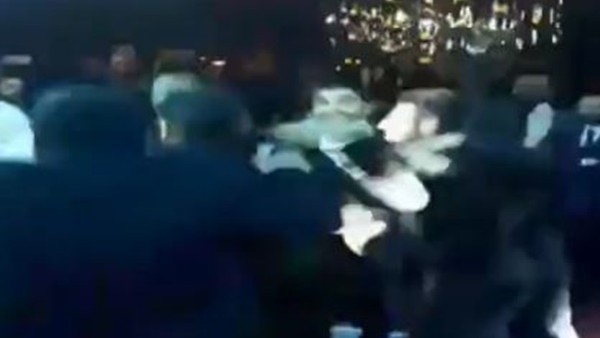 Beşiktaşlı oyuncular 'Zilleri takıp oynayı verin gari' şarkısıyla coştu