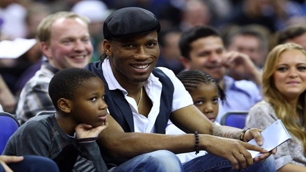 Arkadaşı Drogba'yı utandırdı