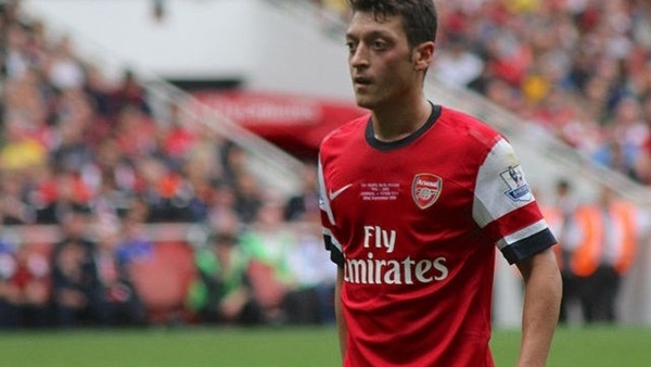 Mesut Özil Nasri'yi görmezden geldi