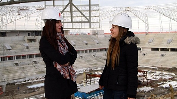 Stadyuma kadın eli değdi