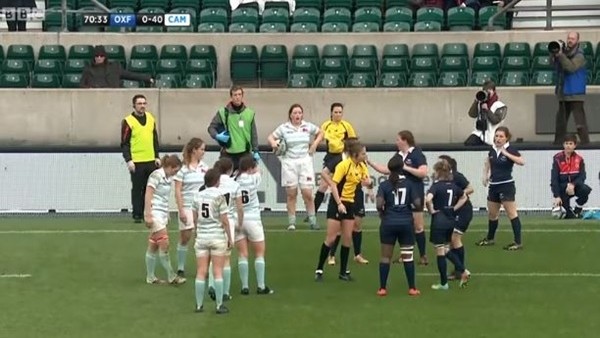 Parmağı çıkan sporcunun sakinliği şaşırttı