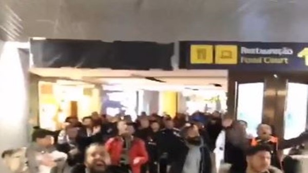 Beşiktaşlı taraftarlar Lizbon sokaklarını inletti