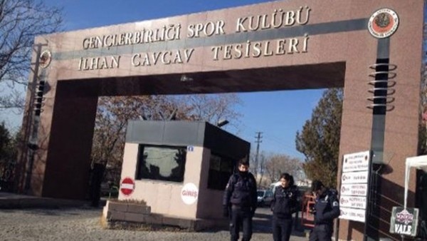 Polis Gençlerbirliği tesisini ablukaya aldı