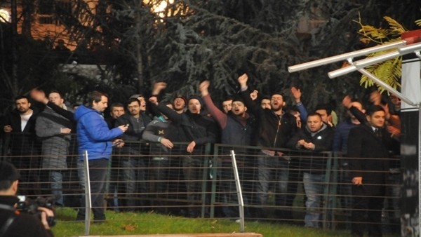 Bursasporlu taraftarlar Recep Bölükbaşı'nı istifaya davet etti