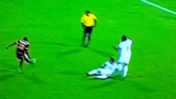 Hayalete uçan tekme