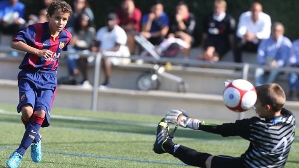 12 yaşındaki Barcelonalı gençten muhteşem gol