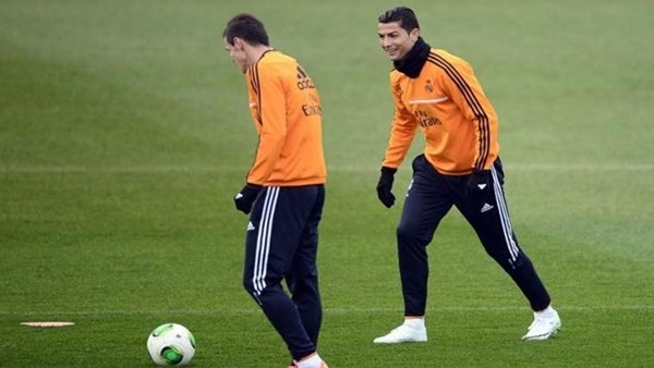 Ronaldo'dan klas hareketler