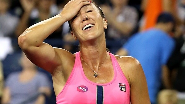 Beceriksizliğine kendisi bile güldü