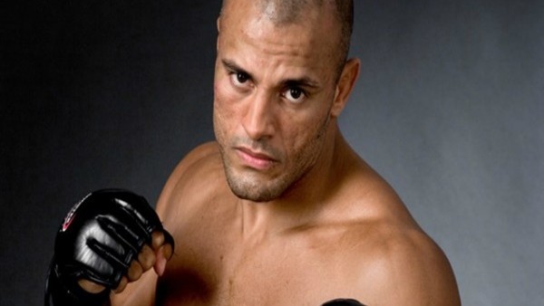 Böyle tekme insana atılmaz