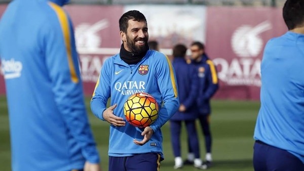Arda, Suarez'e fena daldı