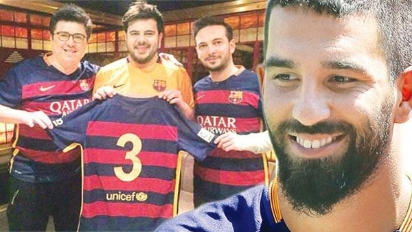 3 Adam'dan Arda Turan'a sürpriz doğum günü