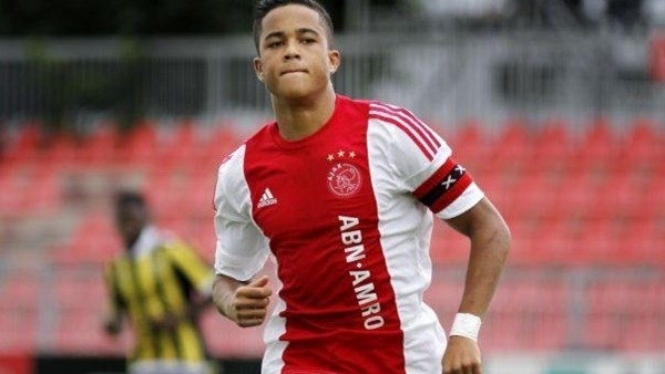 Küçük Kluivert sıraya dizdi