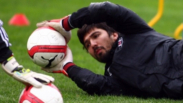 Tolga Zengin kendini sakatlıyordu