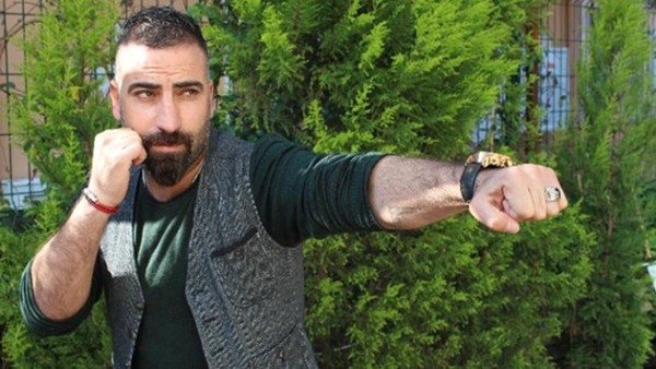 Kick Boks Şampiyonundan Dolandırıcılara Ağır Ders