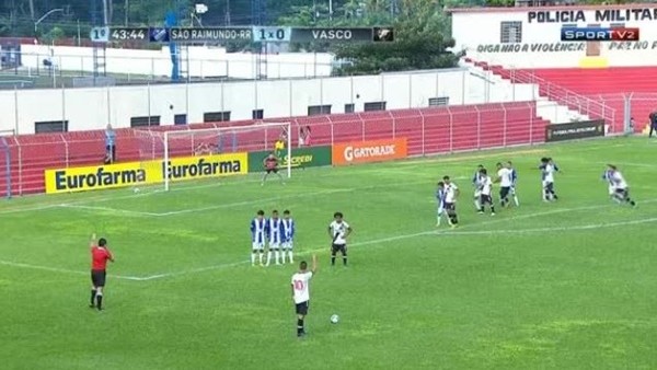 Bir garip frikik organizasyonu!