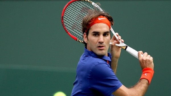 Federer'e raket ufak gelince..