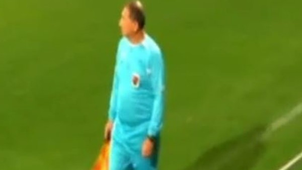 Göbekli hakem maçın önüne geçti