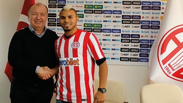 Antalyaspor'a Dnipro'dan orta saha