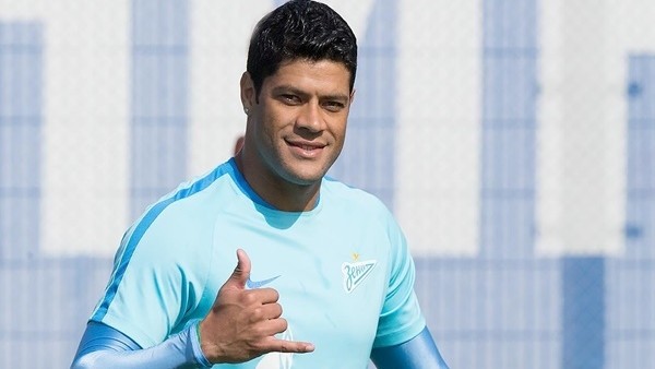 Hulk kaleciyi çok fena yedi