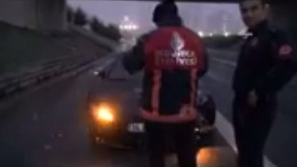 Caner Erkin kaza yaptı, kameralara küfür etti!