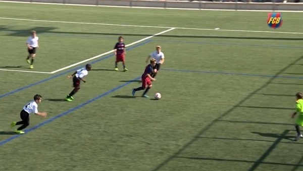 Barcelonalı minikten müthiş gol