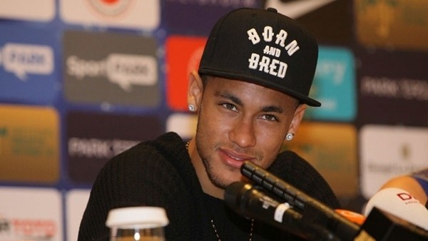 Neymar'dan muhabire hakaret!
