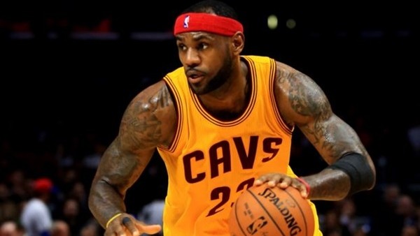 Lebron James'in tek elle asisti