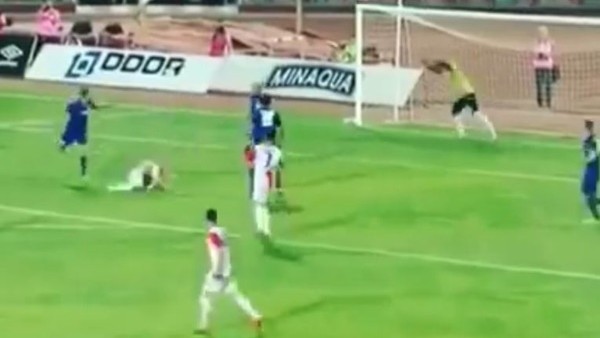 Röveşatanın hakkını vermek! Enfes gol...