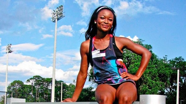 Şampiyon atlet adeta uçuyor