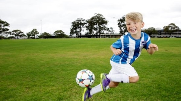 6 yaşında devleri peşine taktı