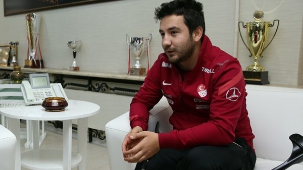 Ampute oyuncusu seslendi: 'Tek ayakkabıyı atmayın'