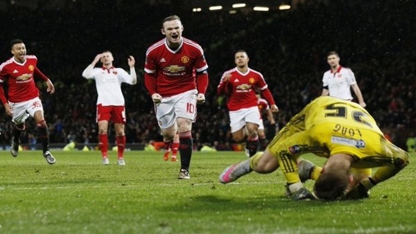 Rooney'den ters köşe!