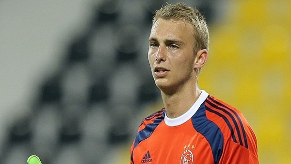 Ajax kalecisi nakavt oldu