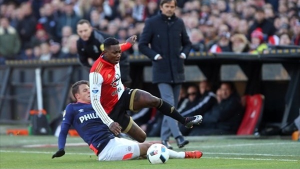 PSV'den Feyenoord'a ağır darbe!