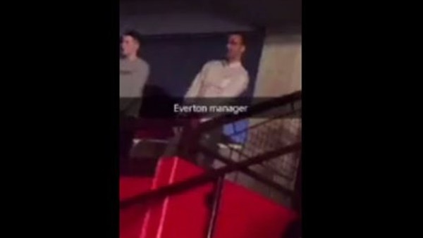 Niasse'nin hocası kendinden geçti.