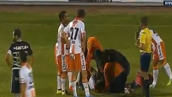 Kolunun üstüne düştü! İç burkan sakatlık..