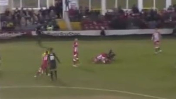 34. Saniyede Kırmızı Kart Gördü!