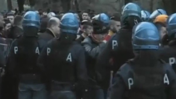 Galatasaraylı taraftar sırtından bıçaklandı