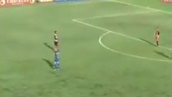 Yeşil Sahayı Yılanlar Bastı