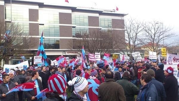 Trabzonsporlular TFF binasına saldırdı! 