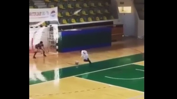 Köksal babadan klas penaltı