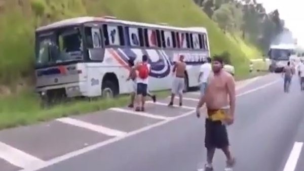 Rakip Otobüsler Otobanda Kapıştı!