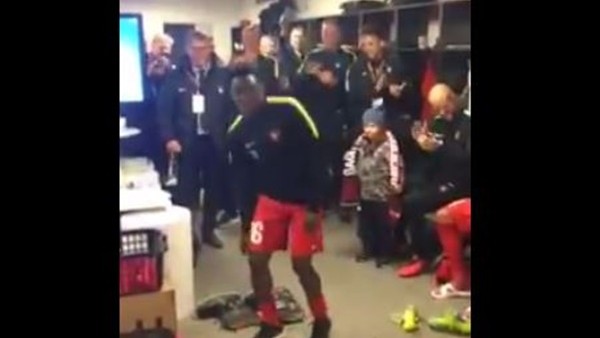 Soyunma odasında çılgın sevinç