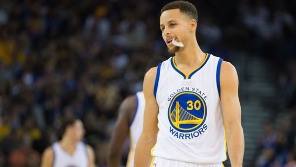 Stephen Curry'den ilk çeyrekte 25 sayı!
